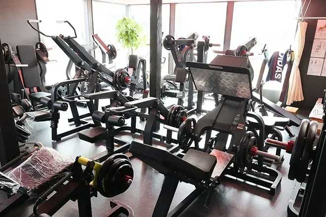整体院内にジムを完備